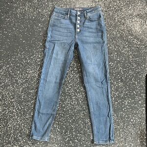 High waisted, button up jeans